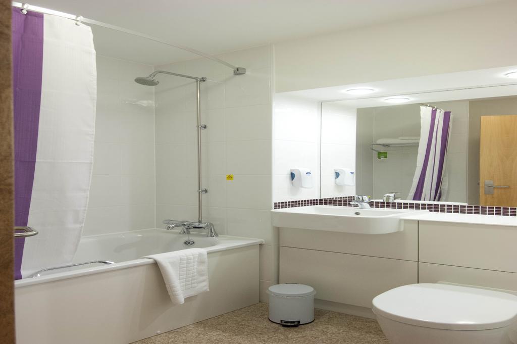Premier Inn Newcastle Team Valley Gateshead Extérieur photo