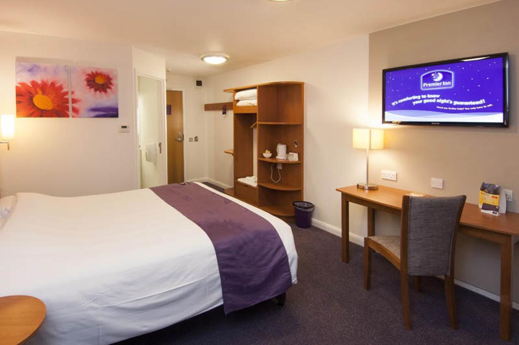 Premier Inn Newcastle Team Valley Gateshead Extérieur photo